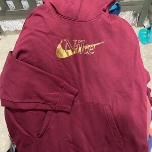 Women’s‎ Nike maroon hoodie